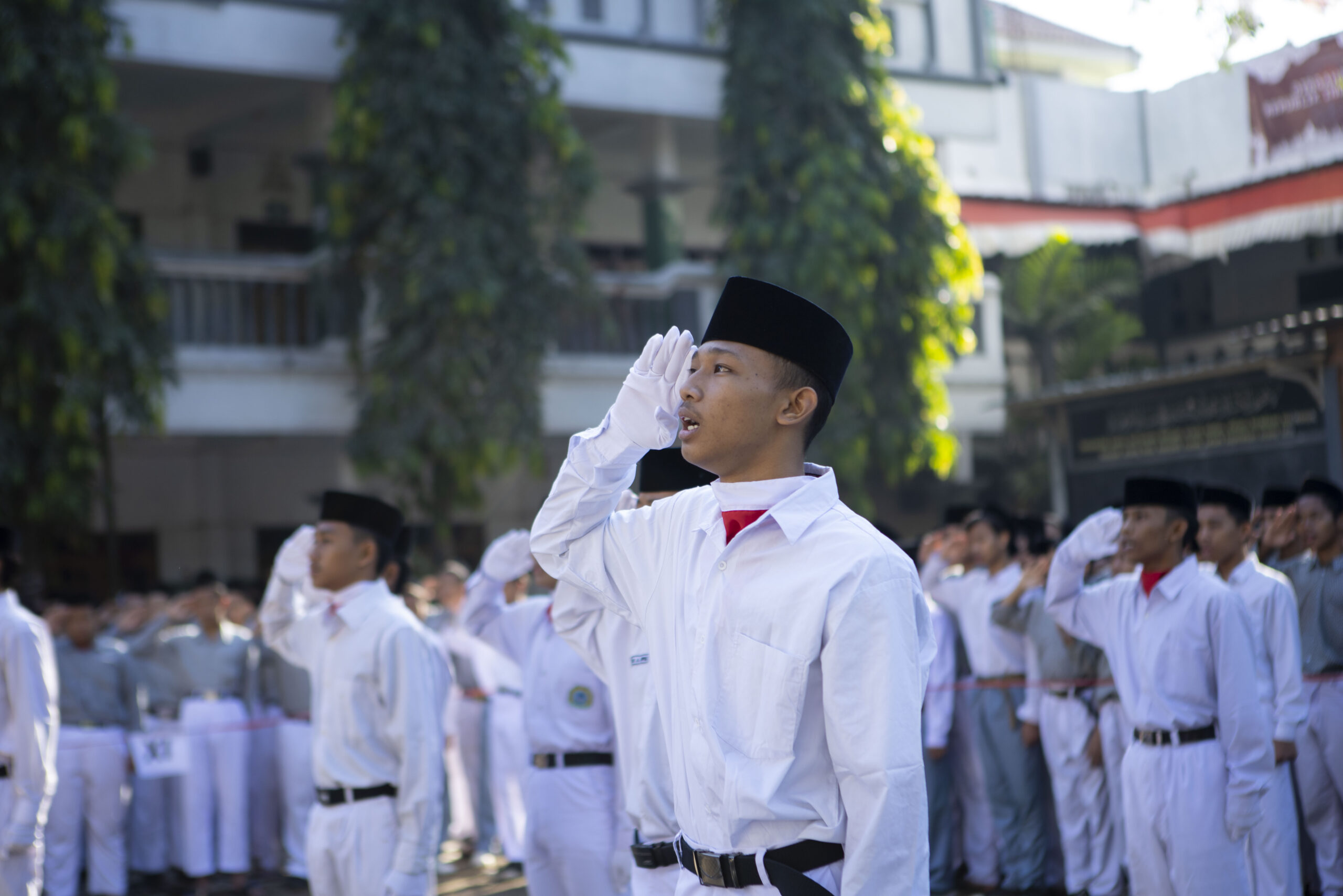 Upacara Peringatan HUT RI Ke-79, Madrasah Fattah Hasyim: Bendera Berkibar, Semangat Berkobar