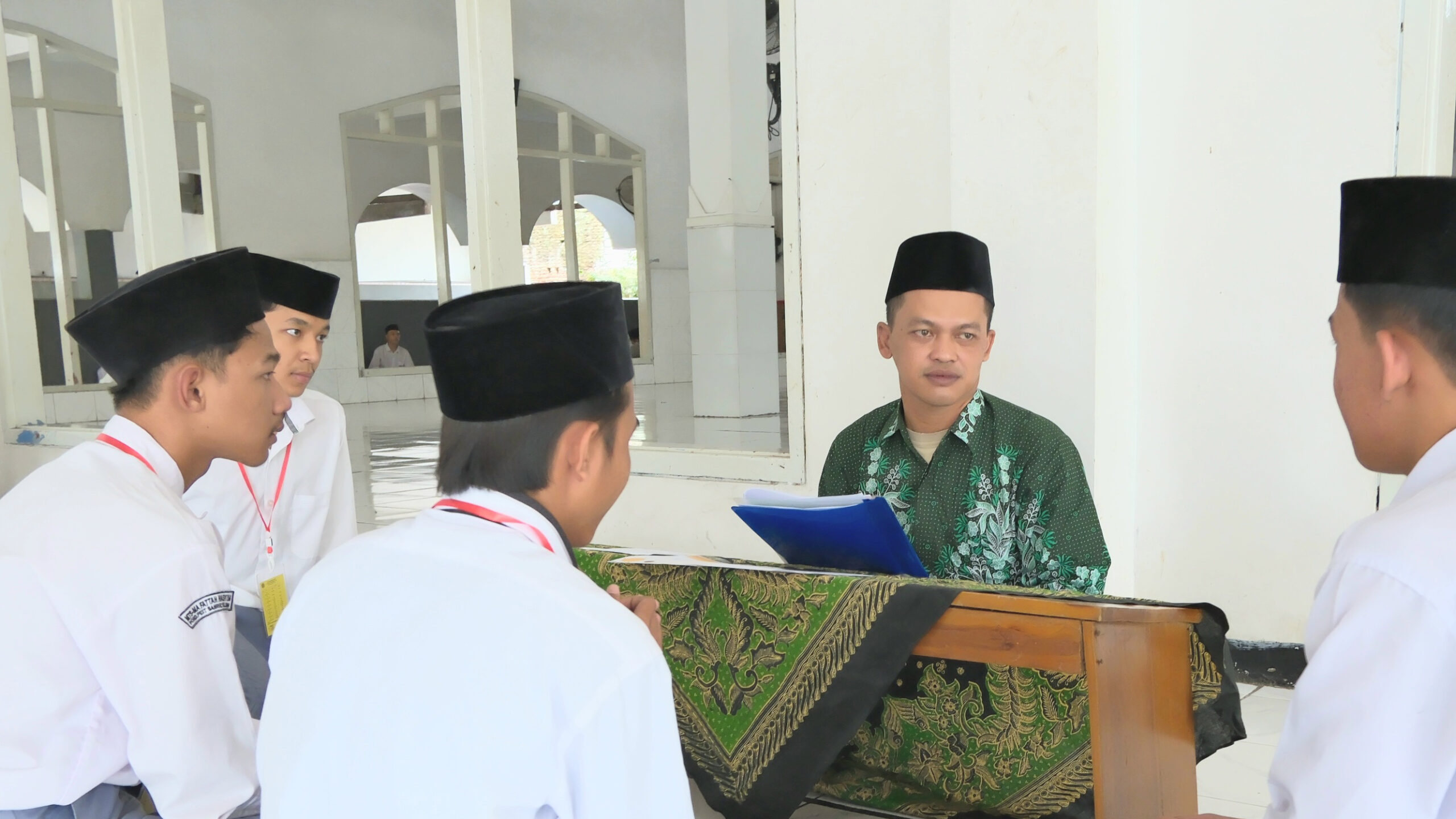 248 Siswa/i Kelas XII Madrasah Fattah Hasyim Antusias Ikuti Ujian Muhafadzoh dan Baca Kitab