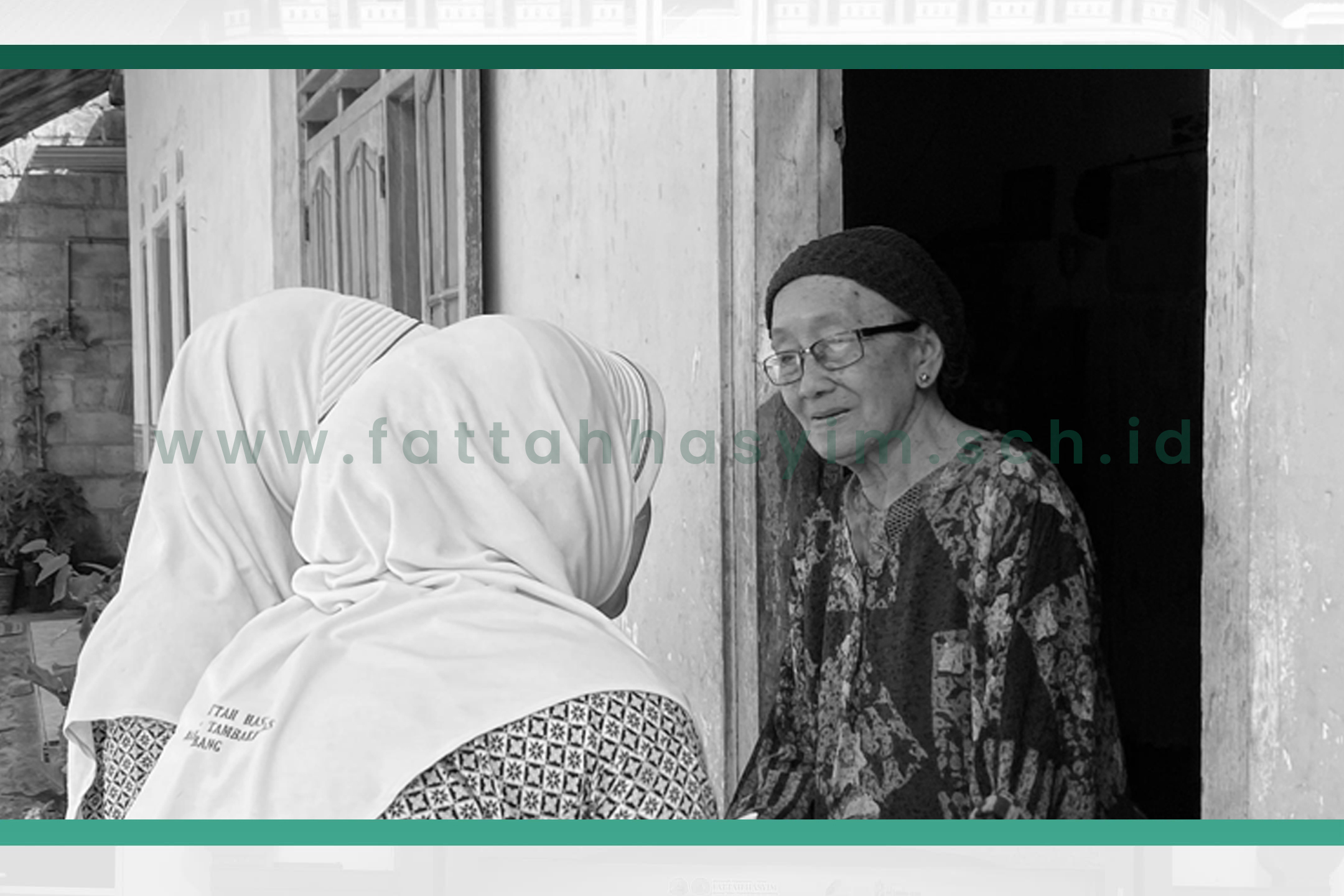 Mohon Restu Jelang Wisuda: Siswa Kelas Akhir Hantarkan Punjungan Kepada 100 Tetangga Madrasah