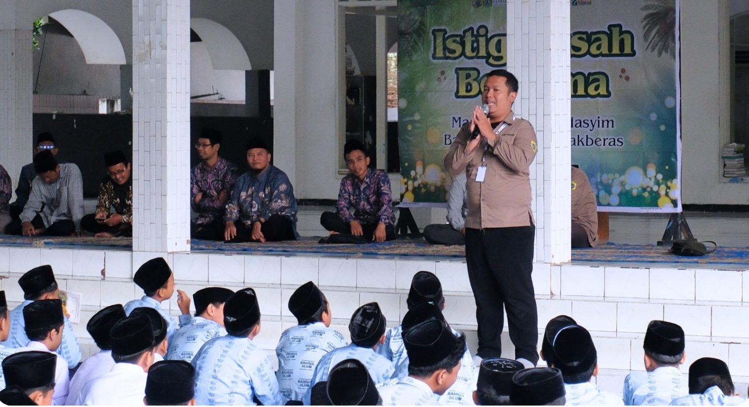 Gandeng MAFINDO, Madrasah Fattah Hasyim Bekali Siswa ‘Cerdas dan Bijak Bermedsos’