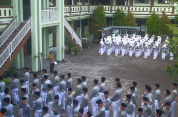 Uji Kemampuan Kitab Kuning, Kelas XII Madrasah Fattah Hasyim Jalani Ujian Akhir dengan Khidmat